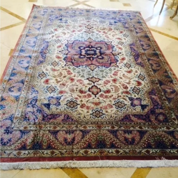 PERSIAN RUG- GENUINE-100% SILK-MADE IN QUOM- 10 FT LONG BY 6.5 WIDE- - Picture 10 of 11